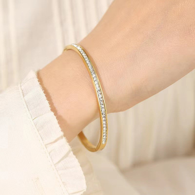 MINIMALIST ZIRCON BANGLE